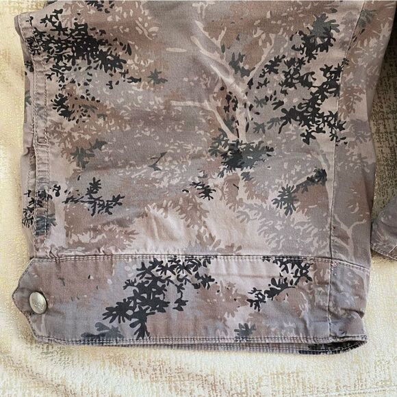 Lucy Gray/Black Camo Tree Pattern Cargo Hiking Outdoor Camping Shorts XS VGUC! - Picture 2 of 11